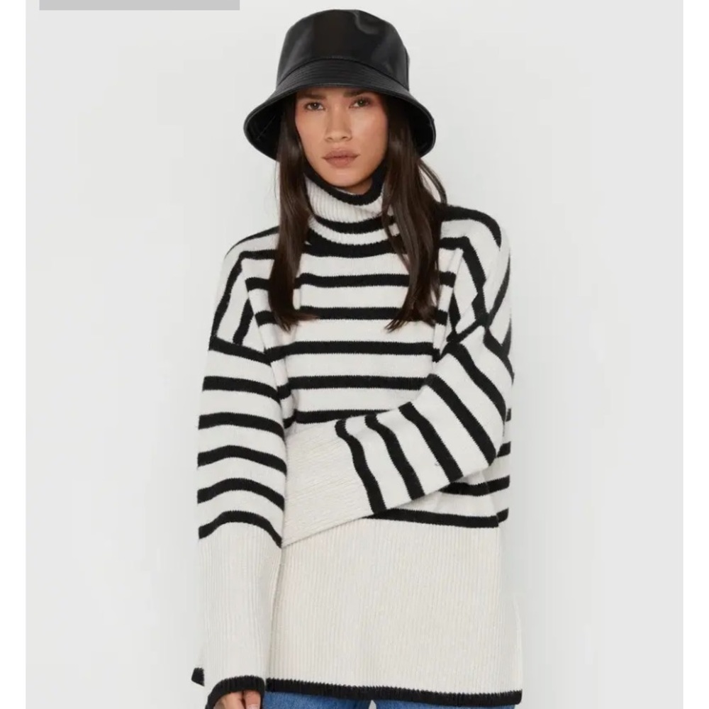 VEGAN LEATHER BUCKET HAT NEW WITH TAG